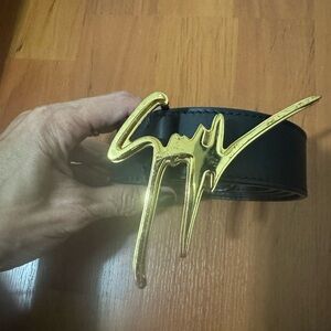 Vera Pelle Black and Gold Belt Timeless Accessory